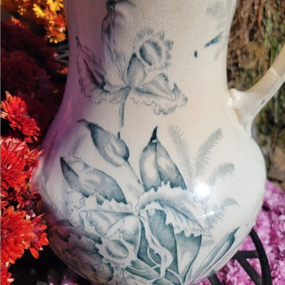 Vintage Pitcher - Picture 5 of 16
